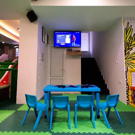 Nest 4*
