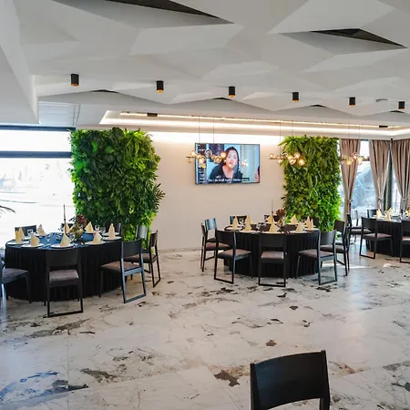 Hotel Nest 4*