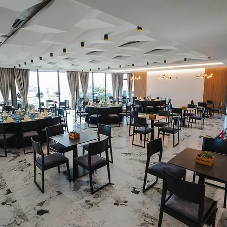 Nest Hotel 4*